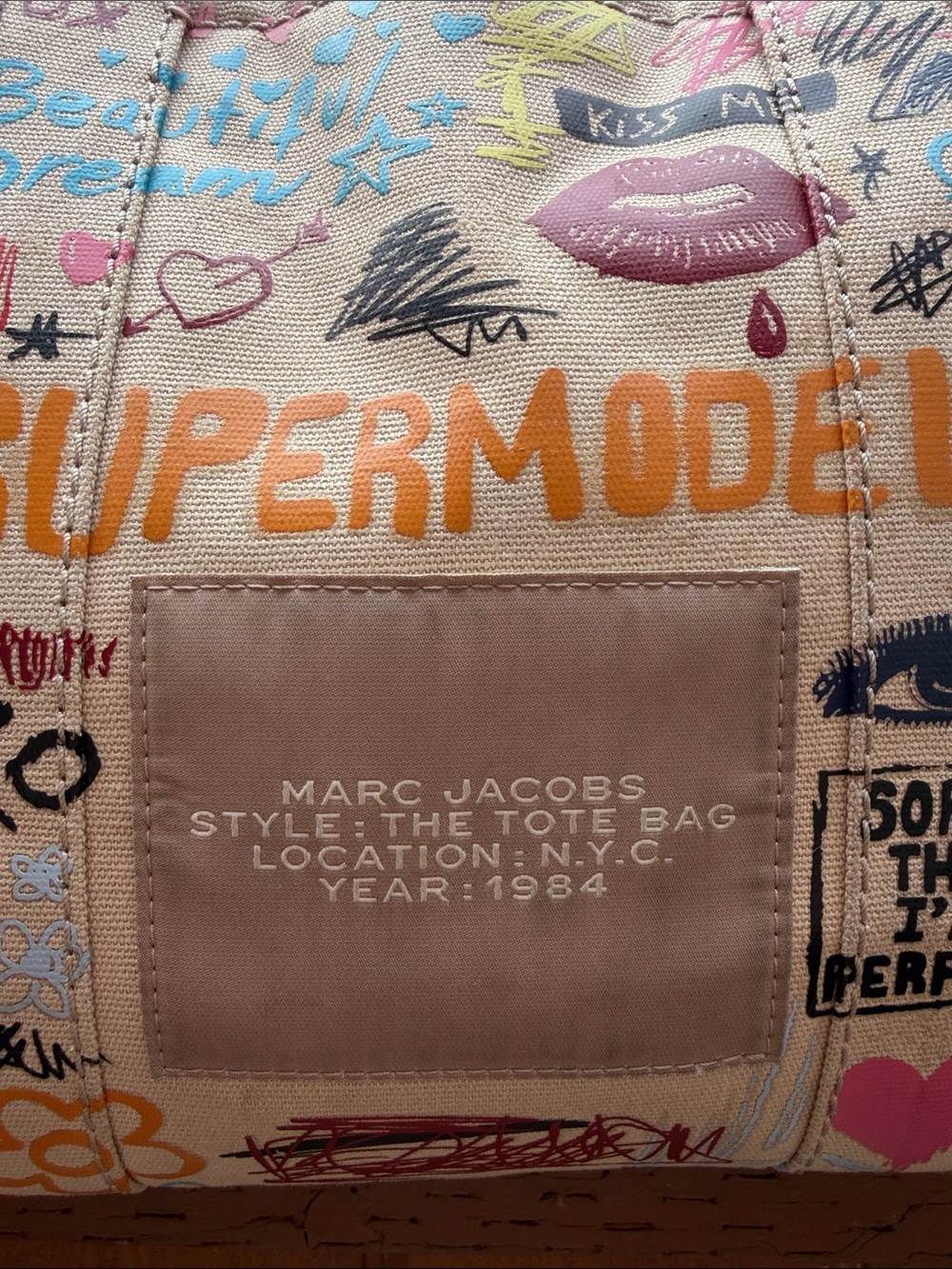 Marc Jacobs Beige Canvas Tote with Multicolor Graffiti Print scribble tote - Picture 3 of 6
